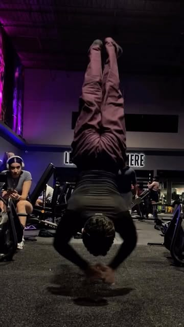 First try combo, got excited 😭 , follow me #calisthenics #calisthenicsmotivation #gym #hspu #gymmotivation