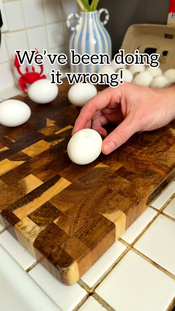 I can't believe this actually works! 🥚

Hard boil eggs with a spoon for easier shell peeling! #eggs #cookingtips #kitchenhacks #breakfast