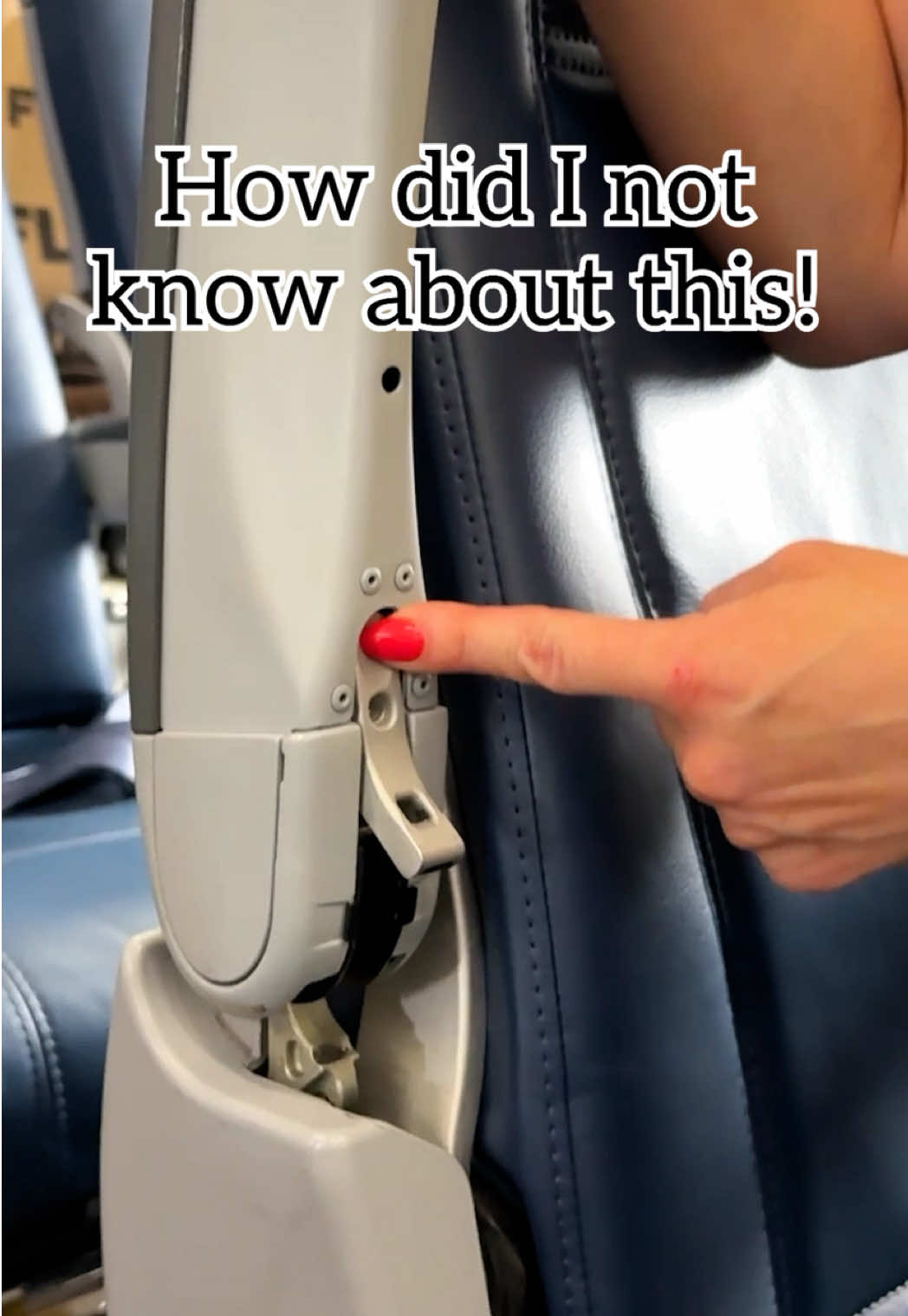 Air Travel Tips! ✈️ Our top tips for navigating the airport! Easy solutions for a comfortable flight, smart safety tips and genius packing hacks for where ever you fly!  #airport #traveltips #vacation #airtravel #airplane 