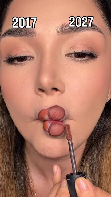Lipmakeup hack🫦💸

#makeuptutorial #makeup #makeupideas #makeuptutorials #fyp