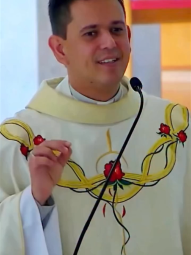 Confira um trecho da Homilia do padre Dione Piza 🙏🏻♥️#homilia #corpuschristi #santaritadecássi