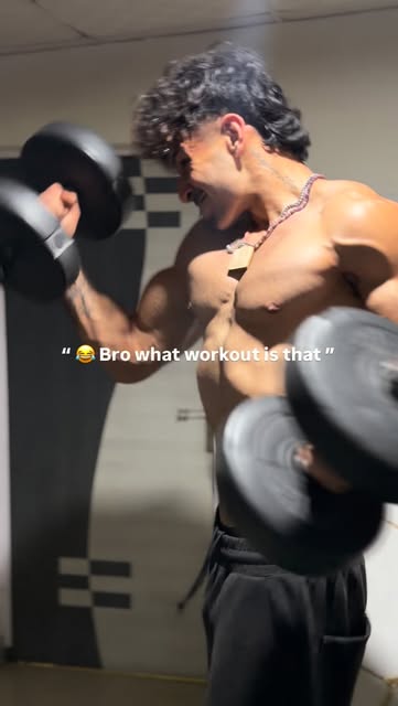 Bro doesn’t know ball 

Also DM “ fit “ or click link in bio to look like your favourite bloodhounds character 

#gymmotivation #bloodhounds #gym