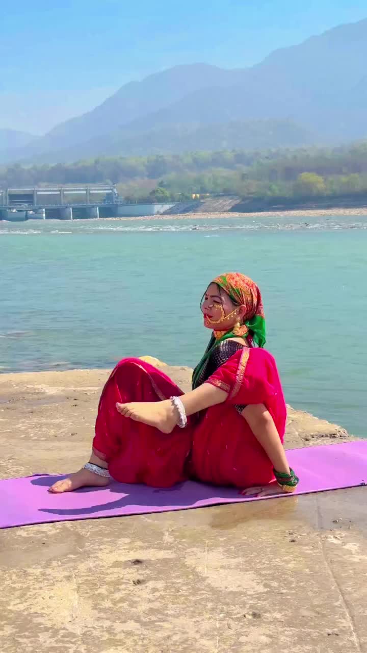 Yoga for beginners ✅#creatorsearchinsights #follow #like #100kfollowers #100kviews #1millionaudition #yogamini #damini #healthy #yoga #fit @TikTok @TikTok Pakistan 