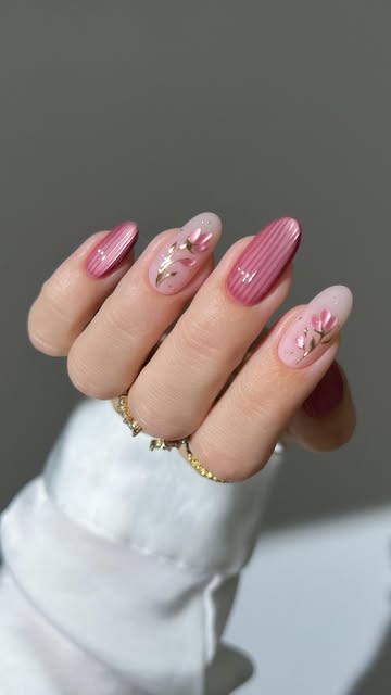 🌷🫧 soft florals and a high shine moment ✨

⊹₊⋆all products are linked on my amzn sf in bio 

#springnails #naildesign #nails #nailart #nailinspo pink flower nails gold chrome ribbed glass