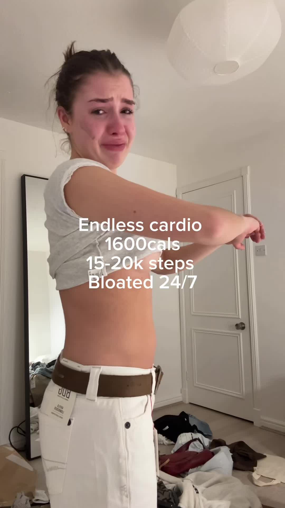 From puffy, exhausted & constantly chasing “lean” to strong, toned & actually feeling good in my body ✨ I stopped punishing myself with endless cardio, under-eating & stressing over every calorie. Started fuelling my body properly, training with intention & giving myself time to recover. Turns out your body changes a lot when it finally feels safe 🤍 #gym #nervoussystem #healing 