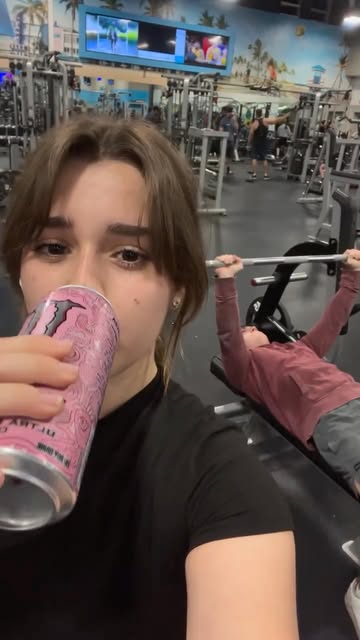 Never letting her spot again

#gym #fyp #gymrat #calisthenics #gymmotivation