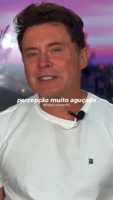 @fabioterueloficial Uma pessoa espiritualmente evoluída desenvolve uma percepção mais sensível do que está ao redor. Ela não se guia apenas pelo que é dito, mas pelo que é demonstrado. Consegue sentir quando algo não está alinhado, mesmo que tudo pareça certo na superfície, e isso traz mais discernimento nas relações e decisões.

Ao mesmo tempo, essa pessoa carrega empatia verdadeira. Ela se conecta com a dor do outro, se importa, acolhe… mas aprende com o tempo que não pode absorver tudo. Evolução também é saber até onde ir, respeitar processos e não se perder tentando salvar todo mundo.

Por fim, existe um equilíbrio interno. Ela busca silêncio, autoconhecimento e verdade. Não precisa provar nada, não vive de aparência e entende que limites são necessários. Porque crescer espiritualmente não é se anular… é viver com consciência, leveza e direção.

#fabioteruelfy #oracao #espiritualidade
