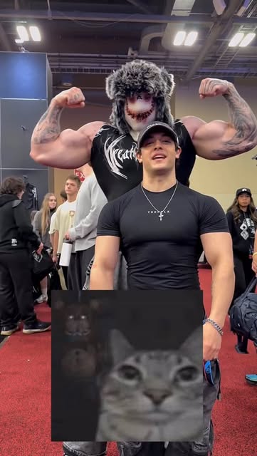 He’s behind me isn’t he NEW @breathedivinity DROP 24TH CODE APEX 😻
..
..
..
#gym #explore #fitness #explorepage #gymmotivation
