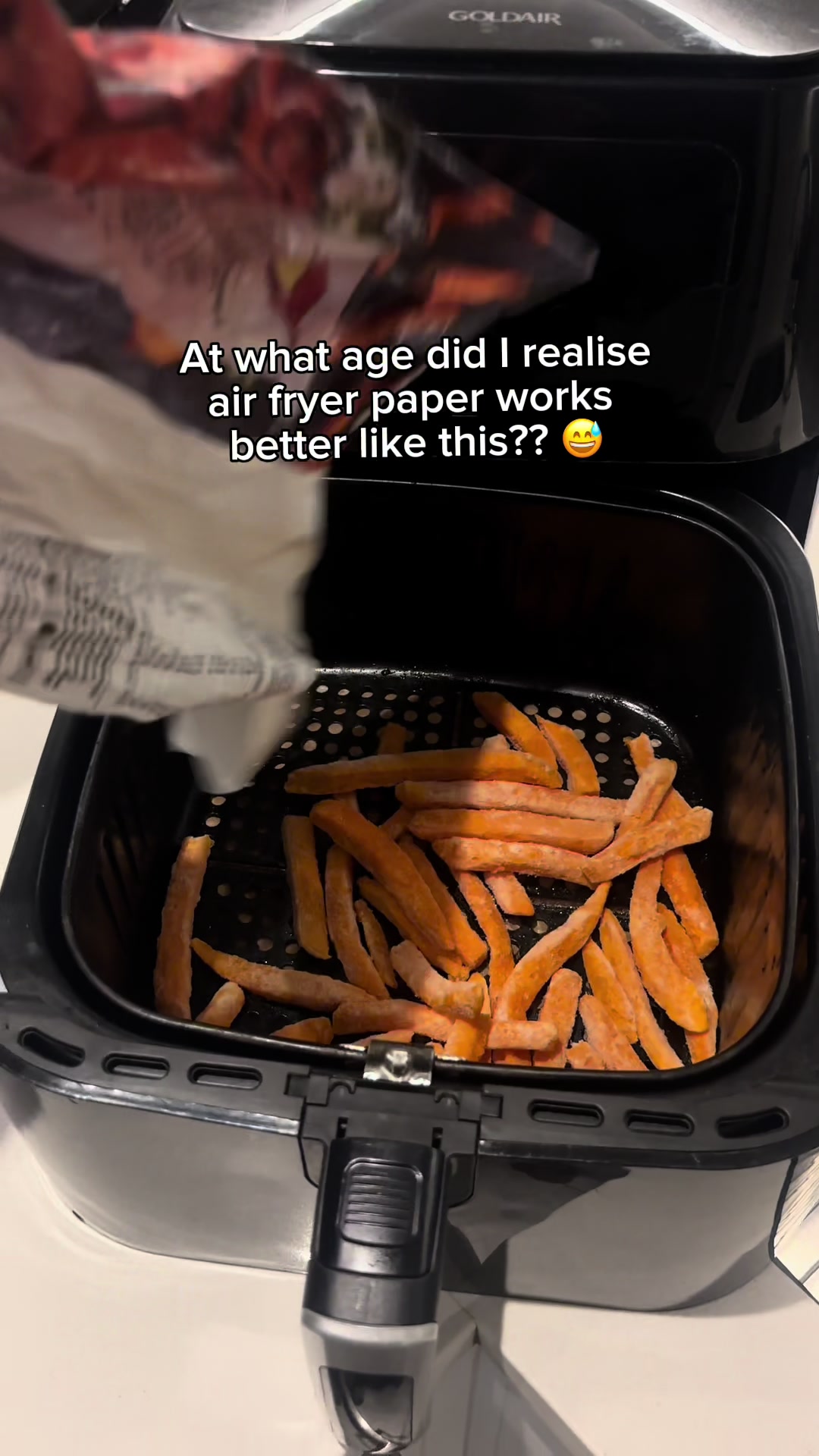 Stop wrapping your food in the air fryer 😭 it just steams… let it breathe and it actually crisps ✨  air fryer hack, air fryer tips, easy cooking hacks, crispy food hack, kitchen hacks, foodtok recipes, easy air fryer recipes, viral cooking hack, quick dinner ideas, healthy comfort food #airfryertips #kitchenhacks #homecooking #foodtok #airfryerrecipes  